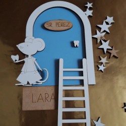 PUERTA DEL RATONCITO PEREZ PINTADA